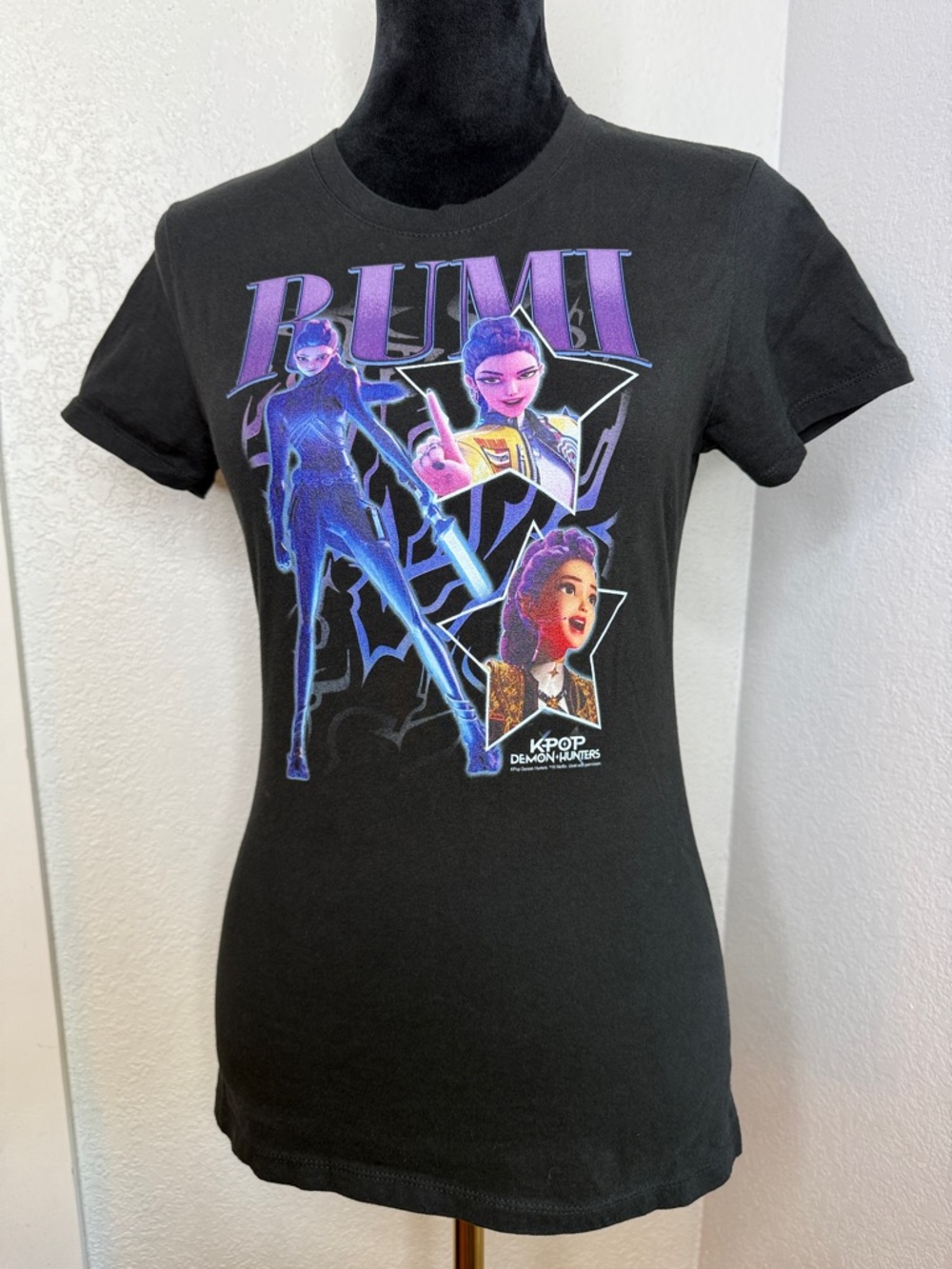 Netflix Rumi Y2K collage K-Pop Demon Hunters black short sleeve t shirt size XS